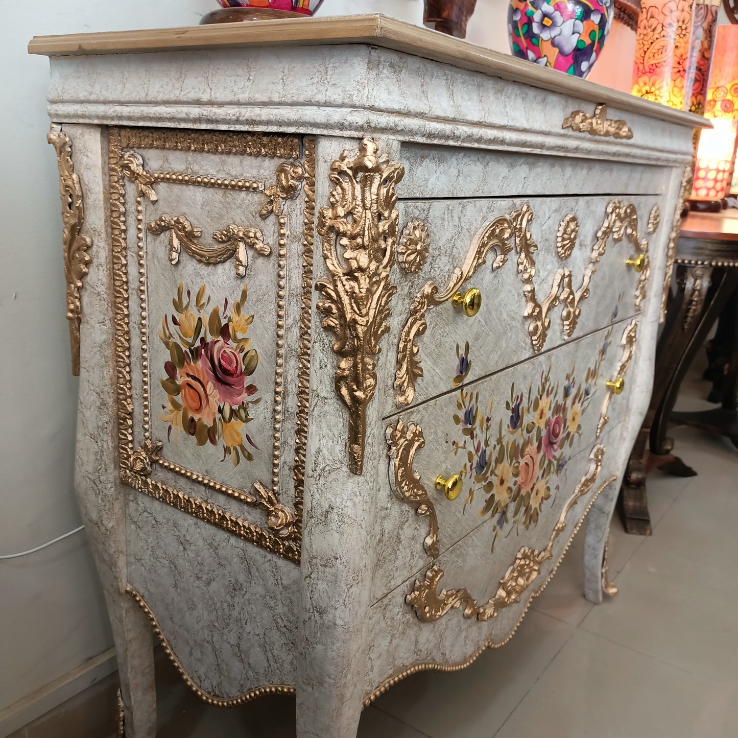 Chester Hand Painted 3 Feet White Chalk Finished