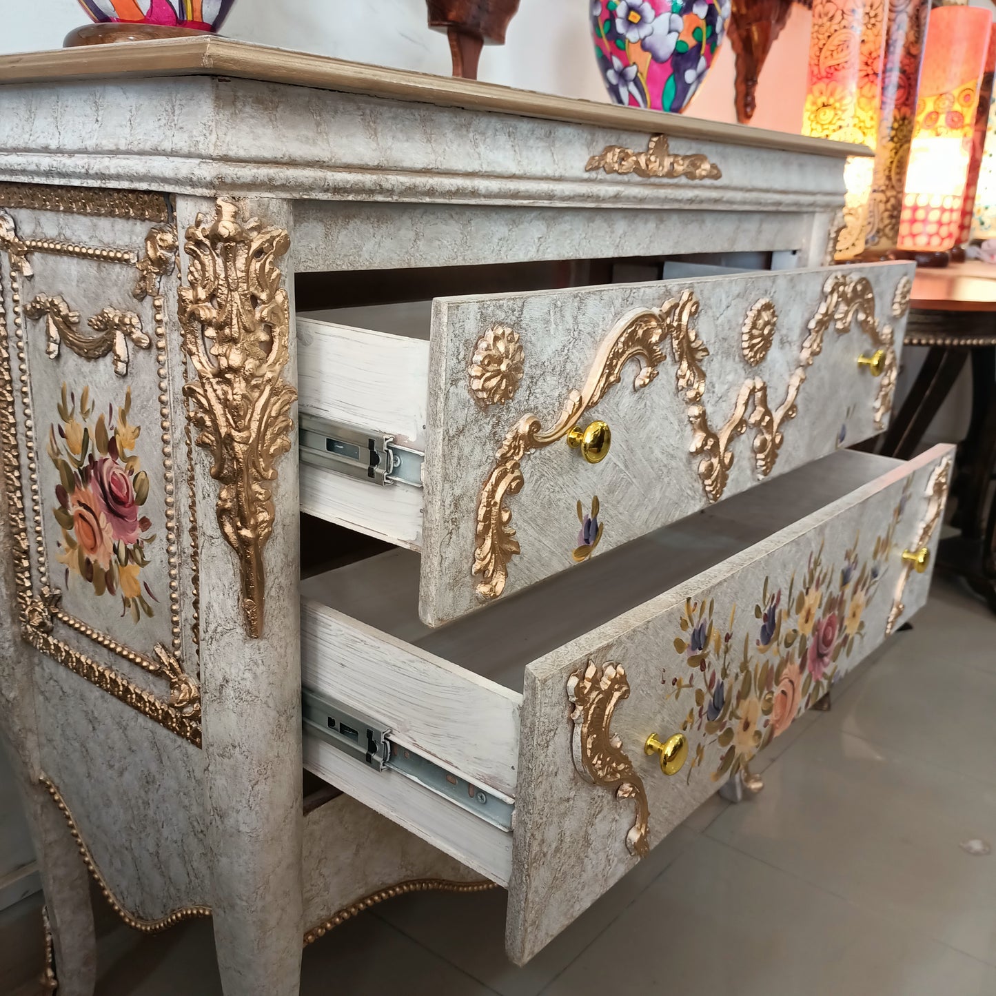 Chester Hand Painted 3 Feet White Chalk Finished