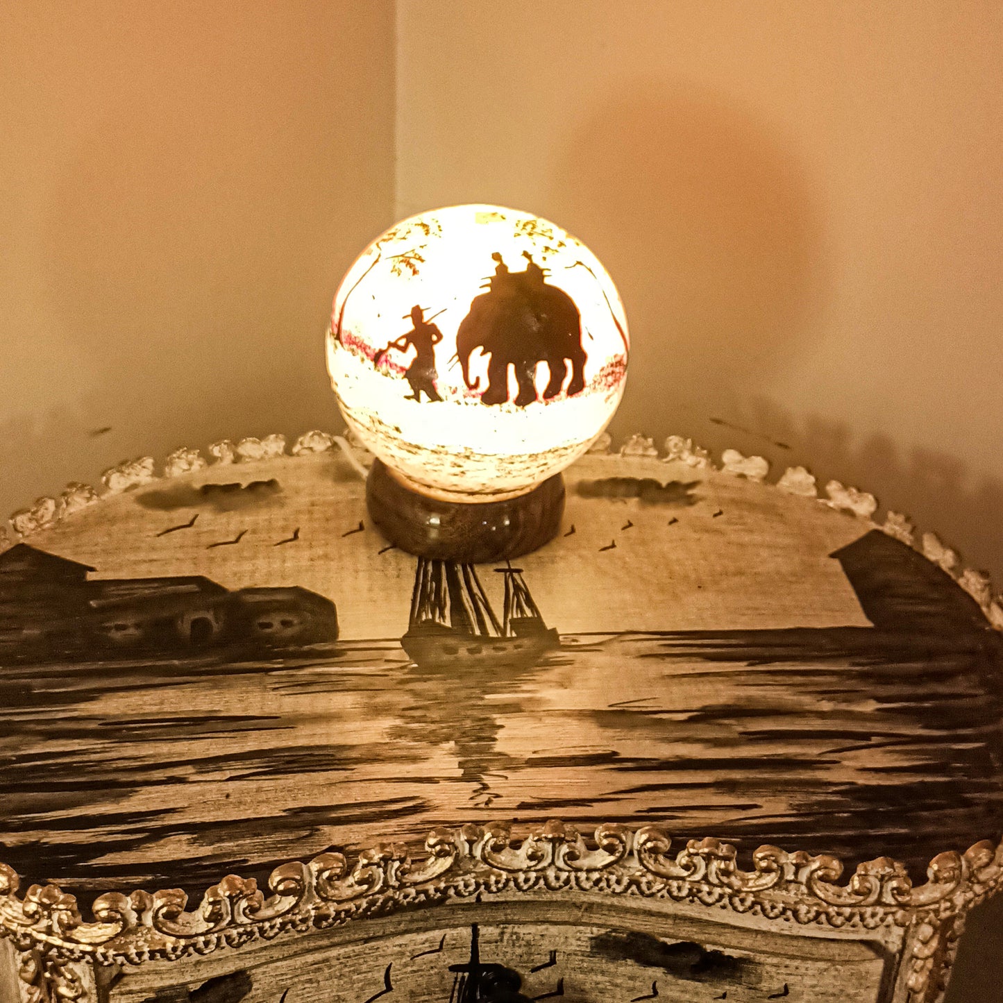 Desert Scenery Round Lamp Small