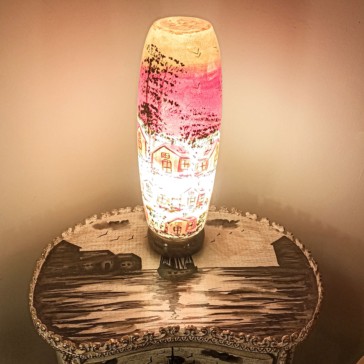 Geometric Pattern Bottle Shape Table Lamp, Camel Skin, detail shot