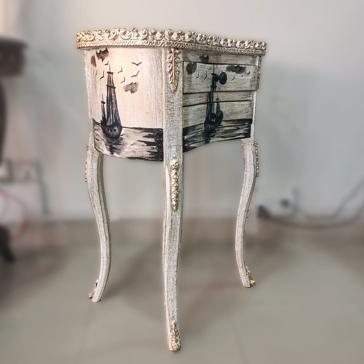 Hand Painted Chester, Kidney Shape, front view