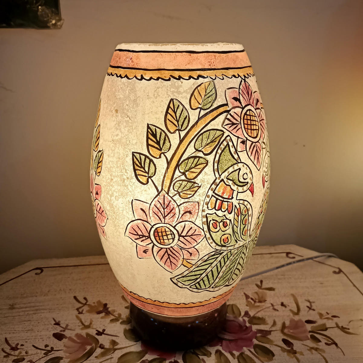 Floral Art with Parrots Camel Skin Table Lamp, detail shot 2