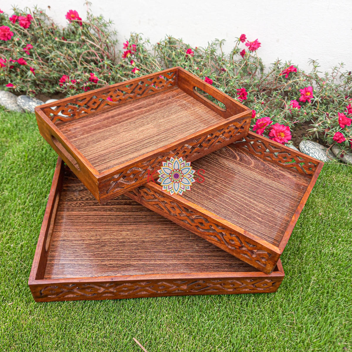 Combo 3-Piece Trays Set and Spoon Stand, trays detail