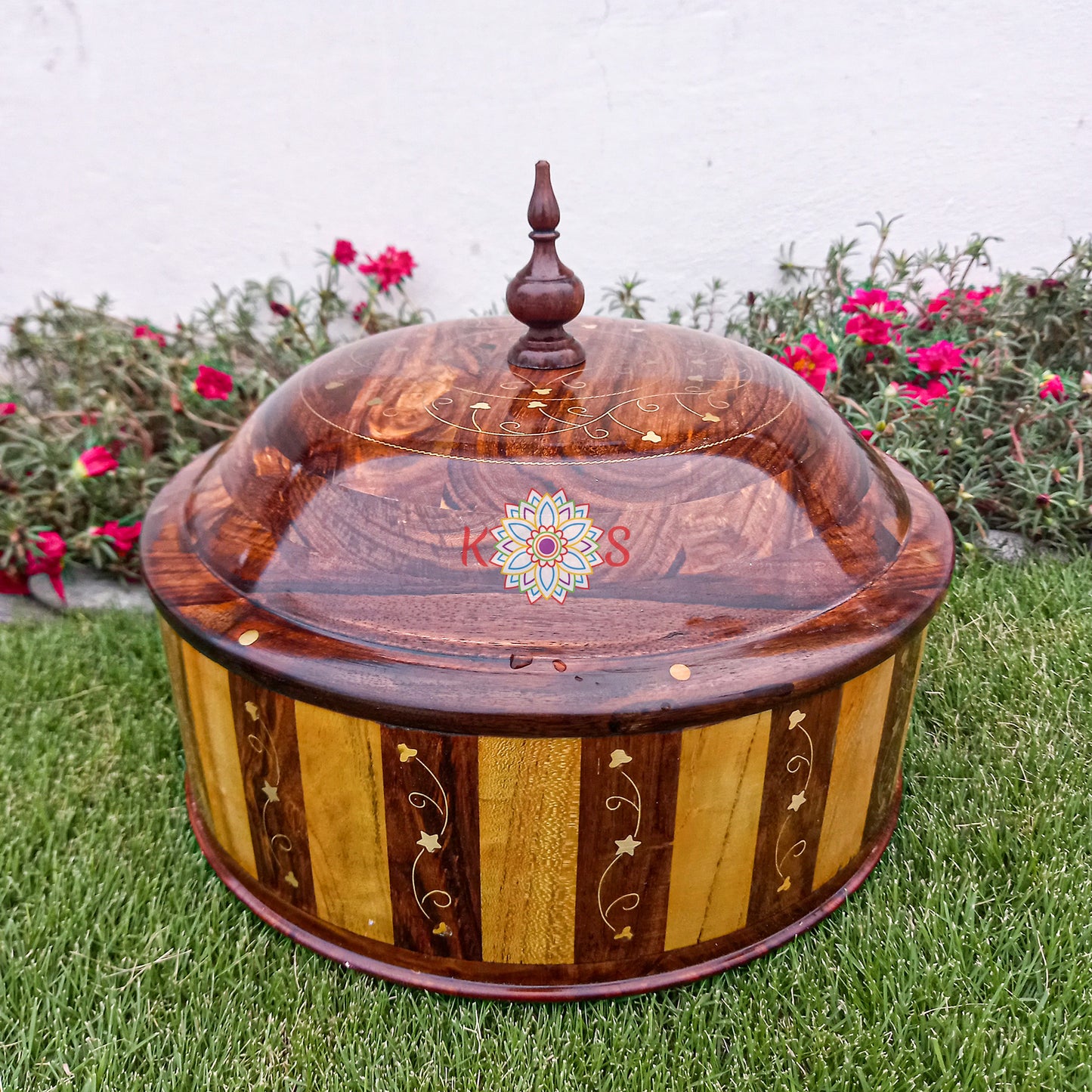 Slice Design Hotpot With Steel Bowl and topped With Brass Work