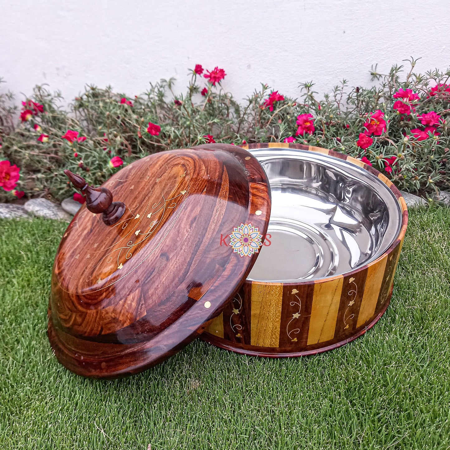 Slice Design Hotpot With Steel Bowl and topped With Brass Work