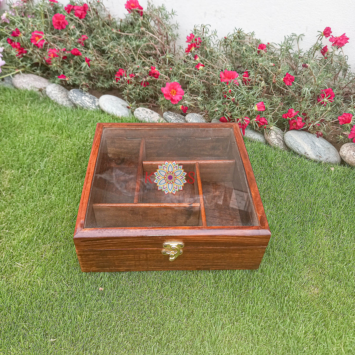 Square Dry Fruit Serving Box, 5 Fixed Compartments, detail shot