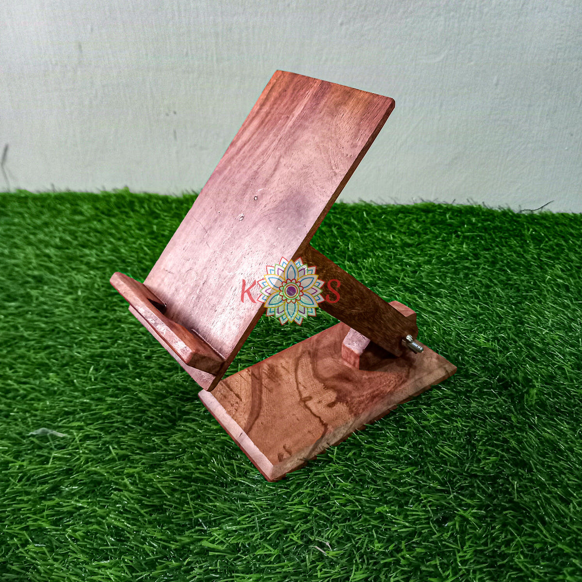 mobile-stand-in-pakistan