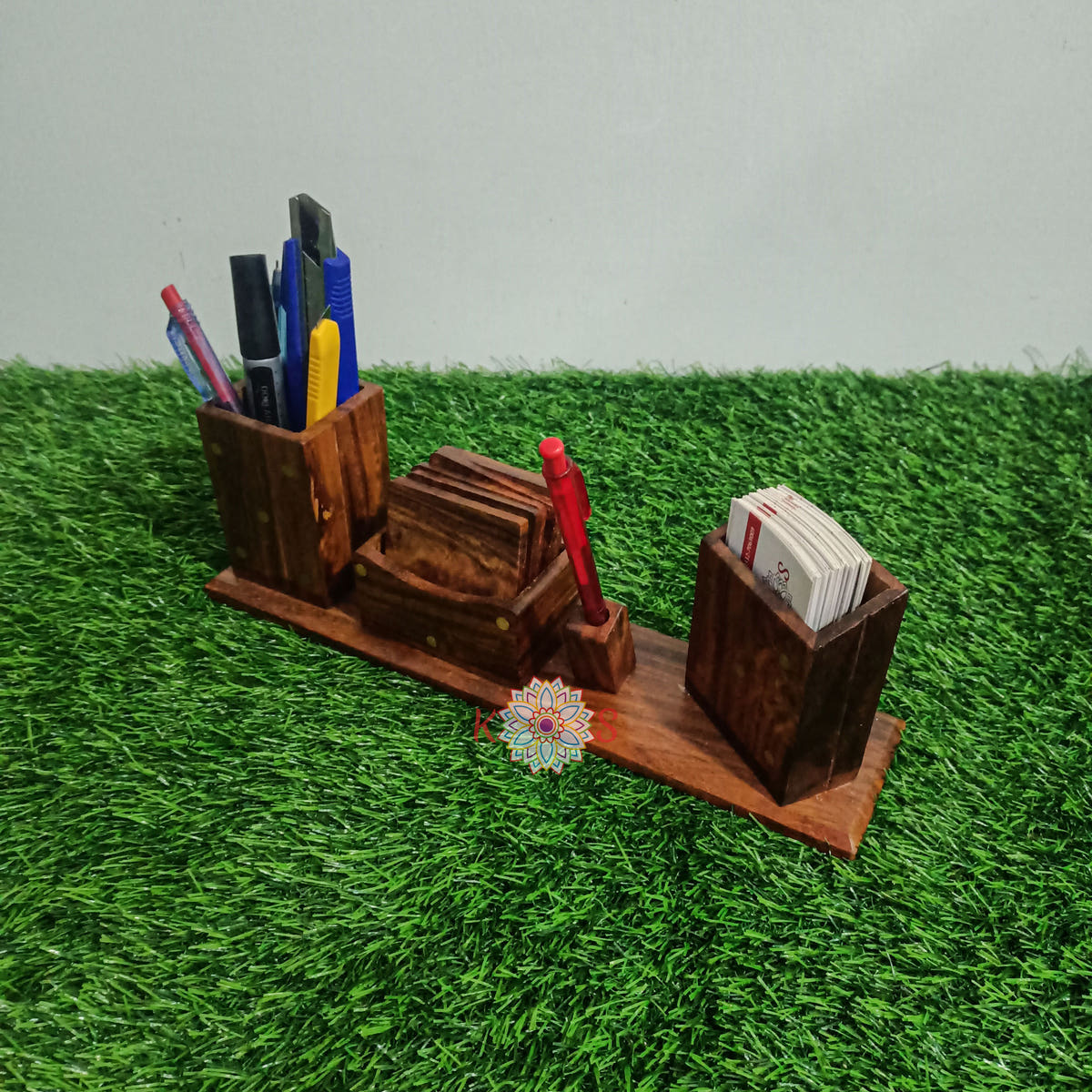 desk-organizer-wooden
