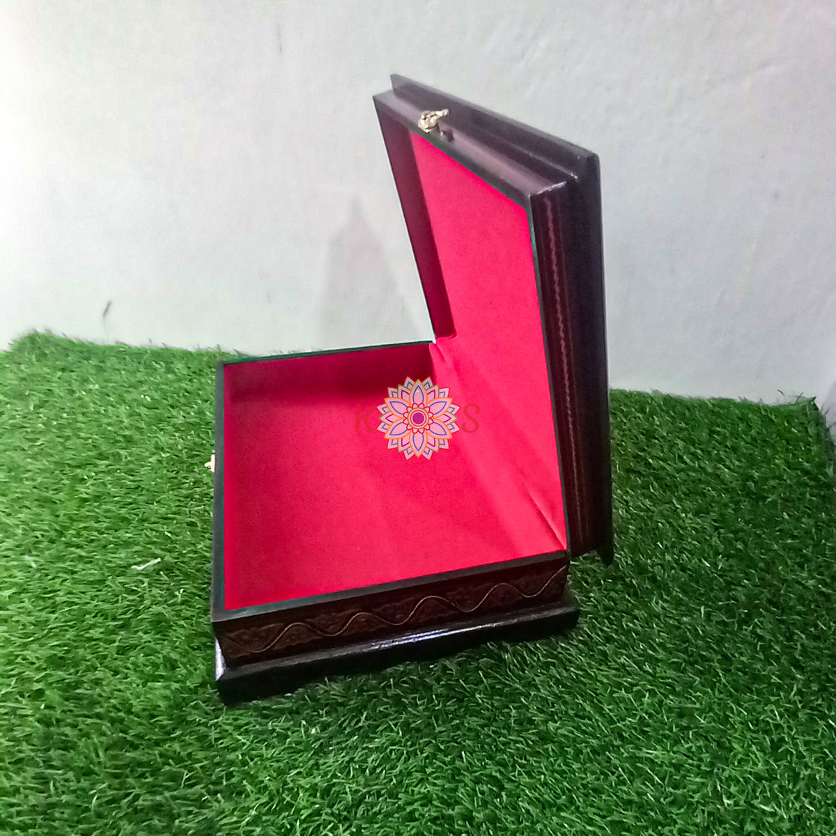 Quran Box with 99 Names of Allah, Black and Red, side view