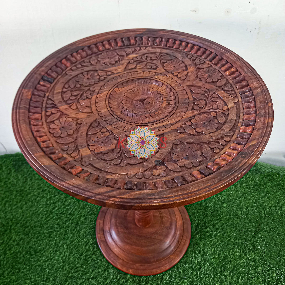 Coffee Table with Gehrai Carving Art Work, Sheesham Wood, carving detail
